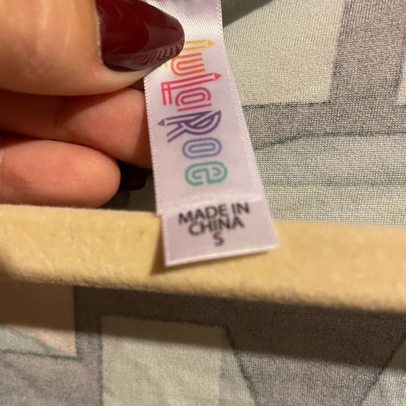 Lularoe holiday classic tee small - Picture 4 of 6